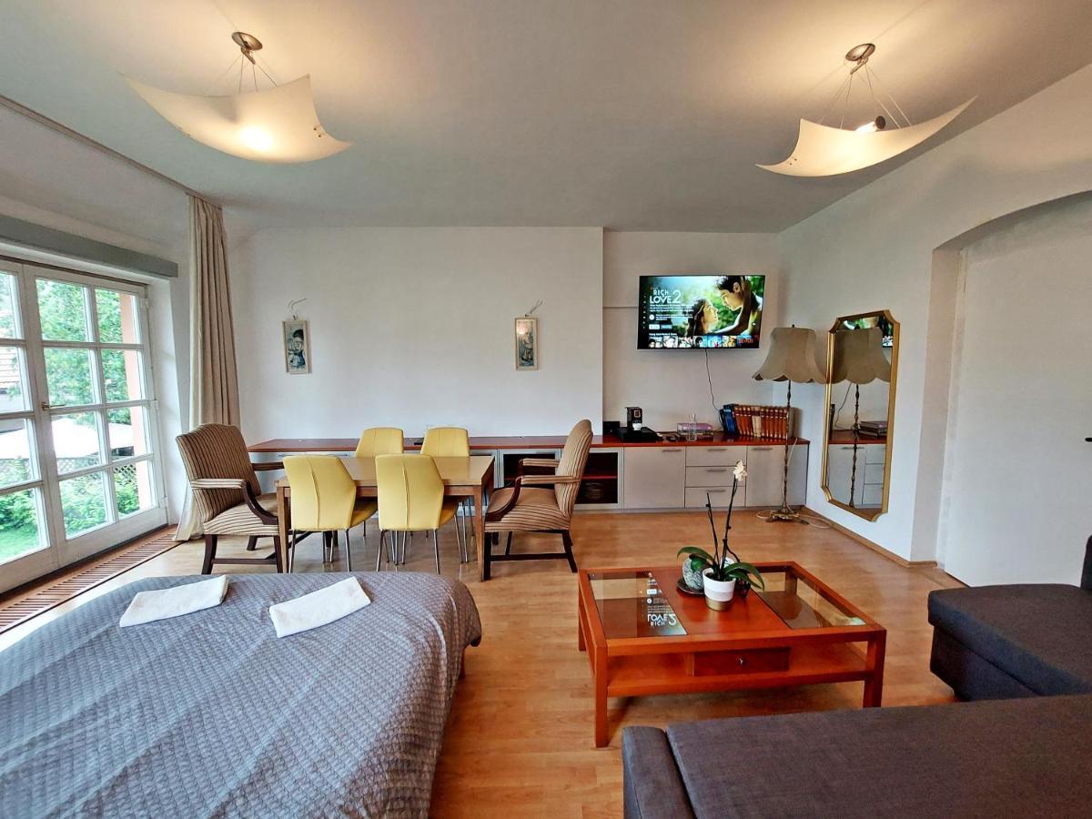 Hotel R24, Rose House Lubiana Esterno foto